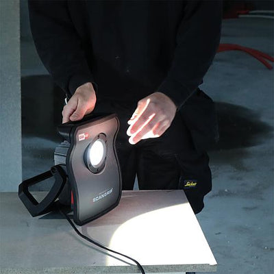 LED-Akku Arbeitsleuchte NOVA CAS ohne Akku mit Stromversorgung