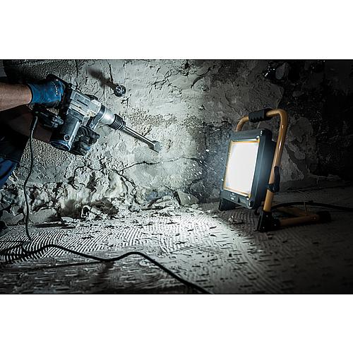 Mobiler LED Strahler JARO